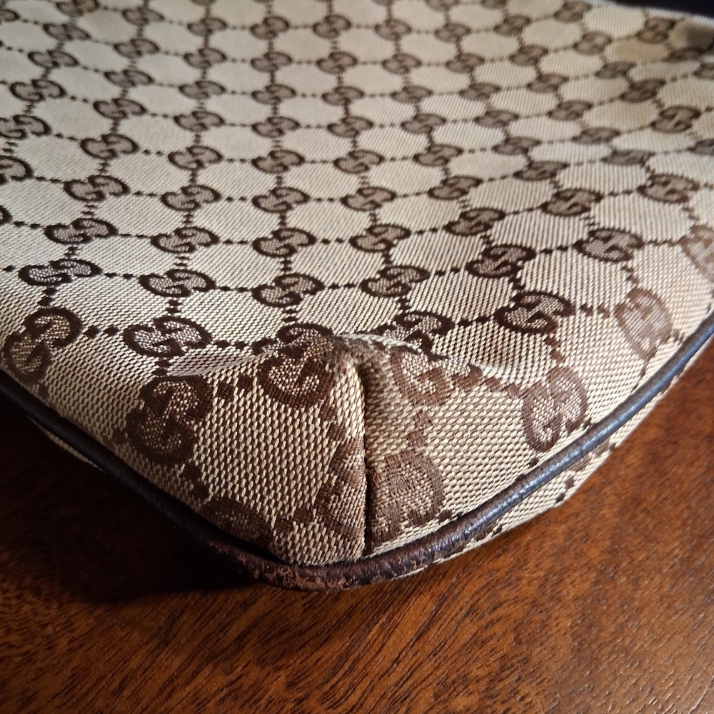 Gucci Tan and Brown Crossbody Bag - Picture 9 of 16